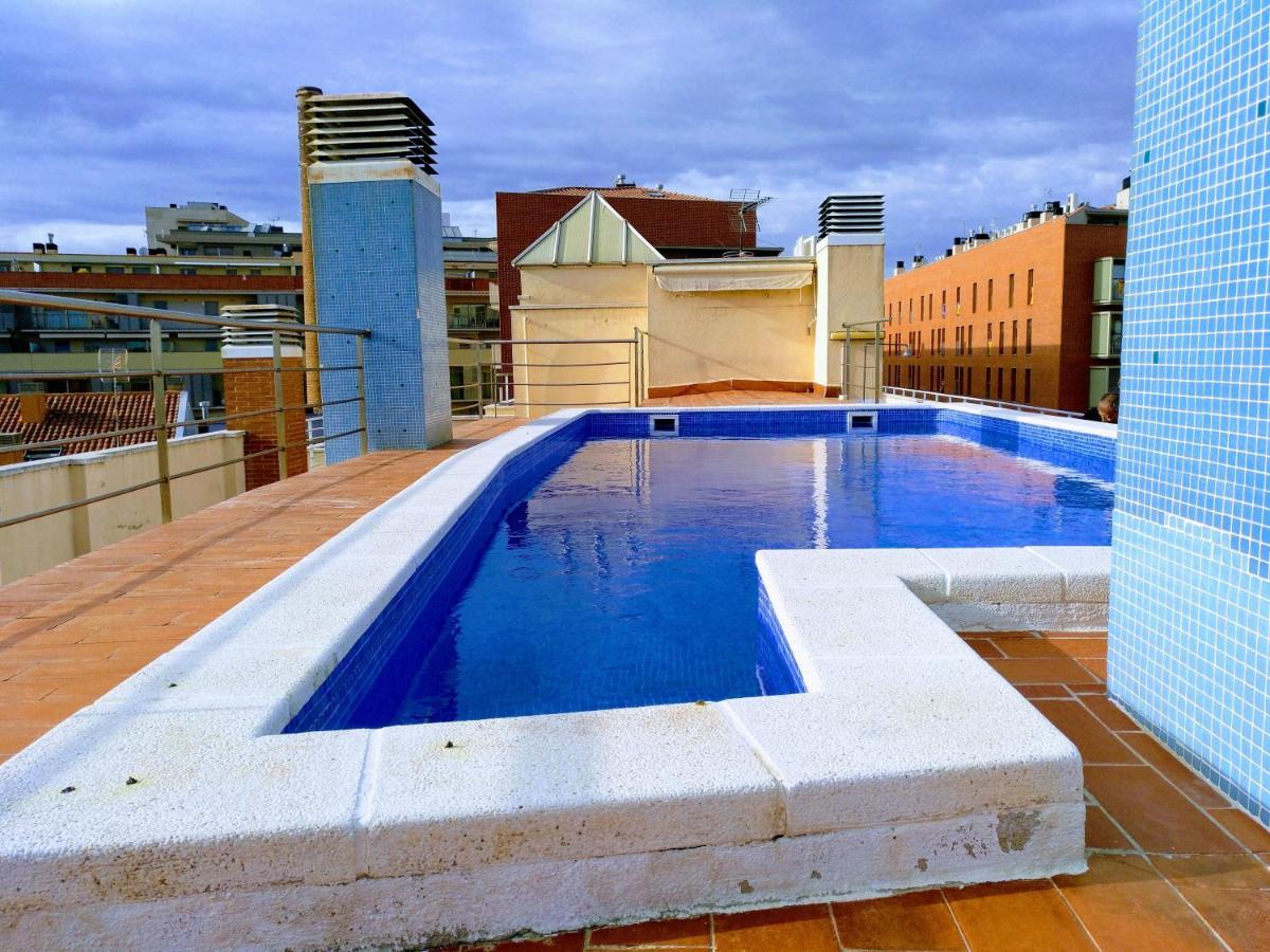 Piscina En Centro De Terrassa Apartment Exterior foto