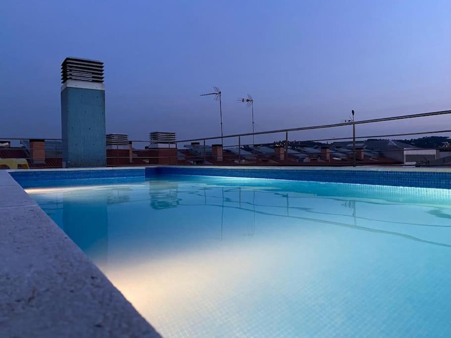 Piscina En Centro De Terrassa Apartment Exterior foto